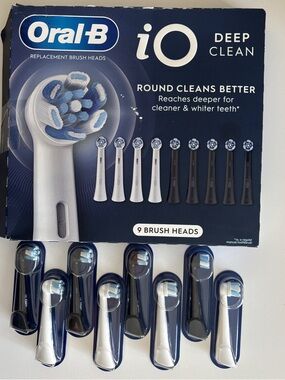 Oral-B iO Deep Clean Replacement Toothbrush Heads 8-Pack White & Black New